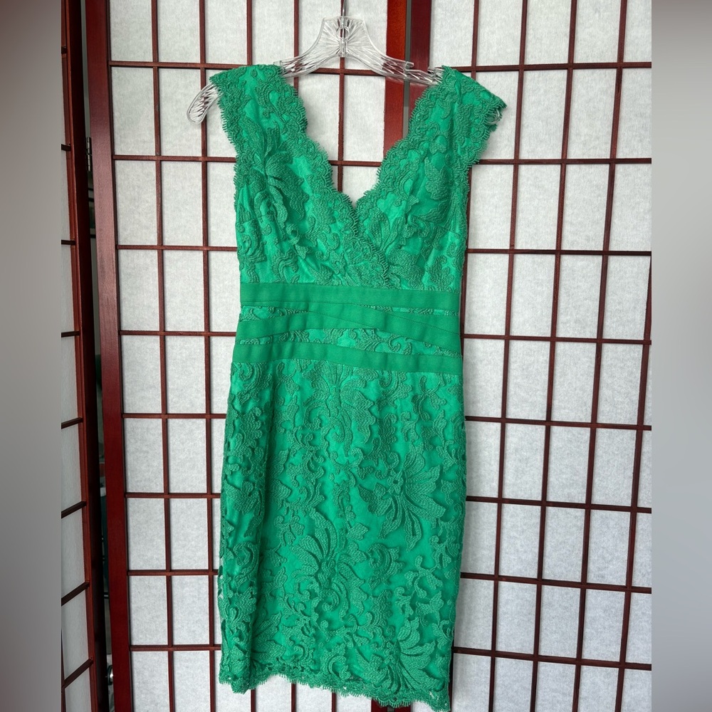 Tadashi Shoji Elegant Green Lace Dress
